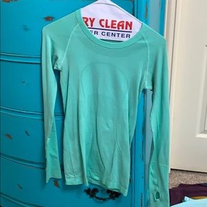 Green LuLu Lemon long sleeve top